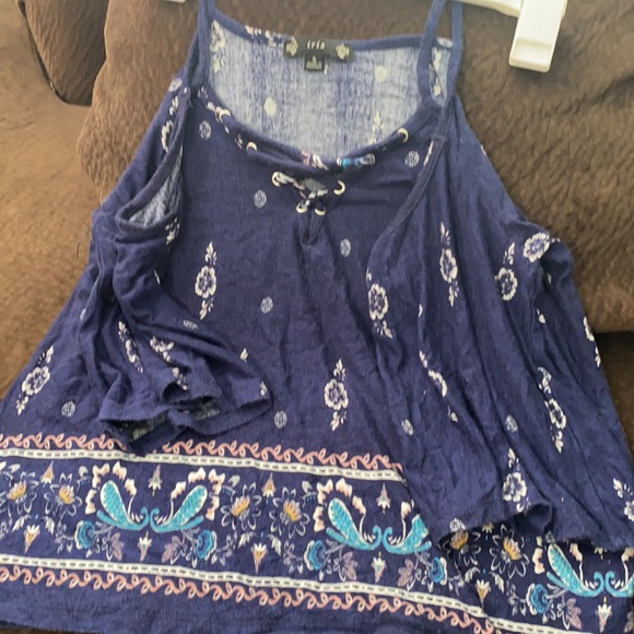 Open shoulder top - Picture 2 of 2